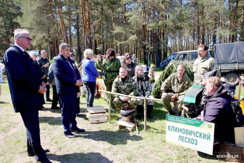 Торжества, посвященные Дню Победы, прошли в городской роще Климовичей