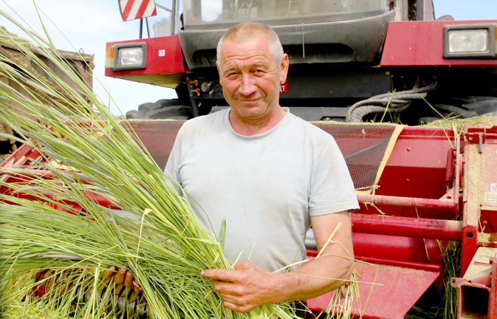 В КСУП «Михалинский» Климовичского района ведут заготовку травяных кормов