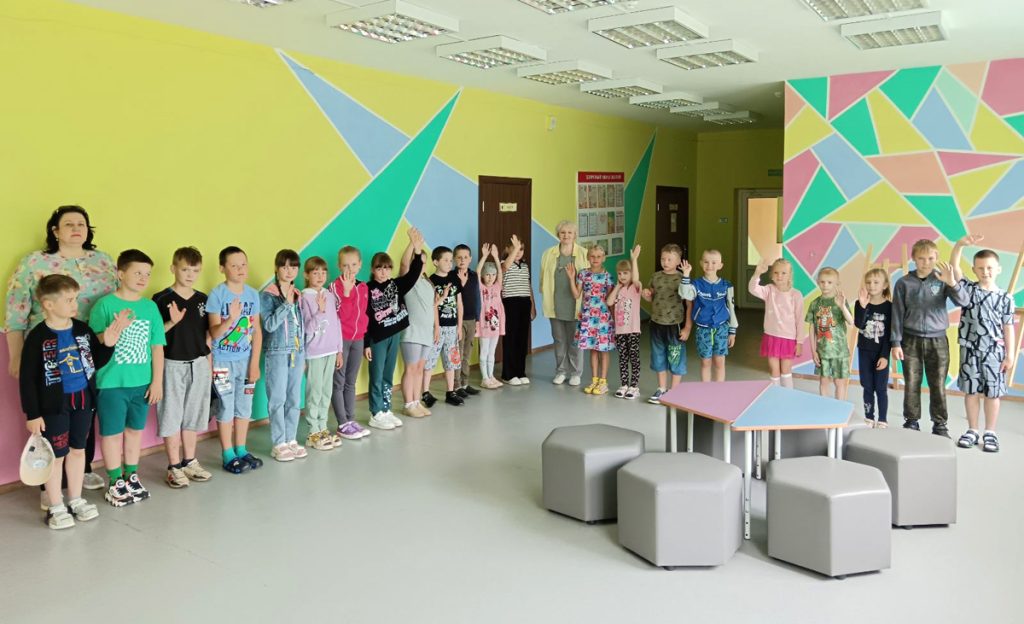В Тимоновской средней школе Климовичского района работает оздоровительный лагерь «Солнышко»