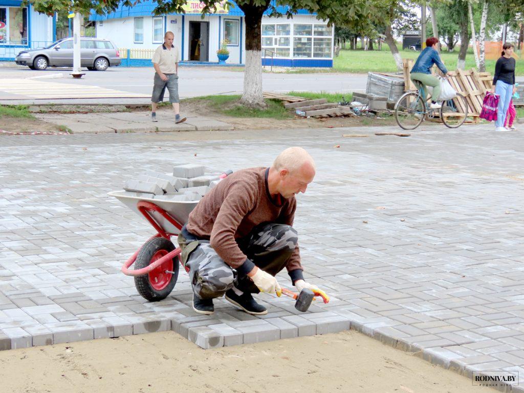 В Климовичах обустраивают общественные территории