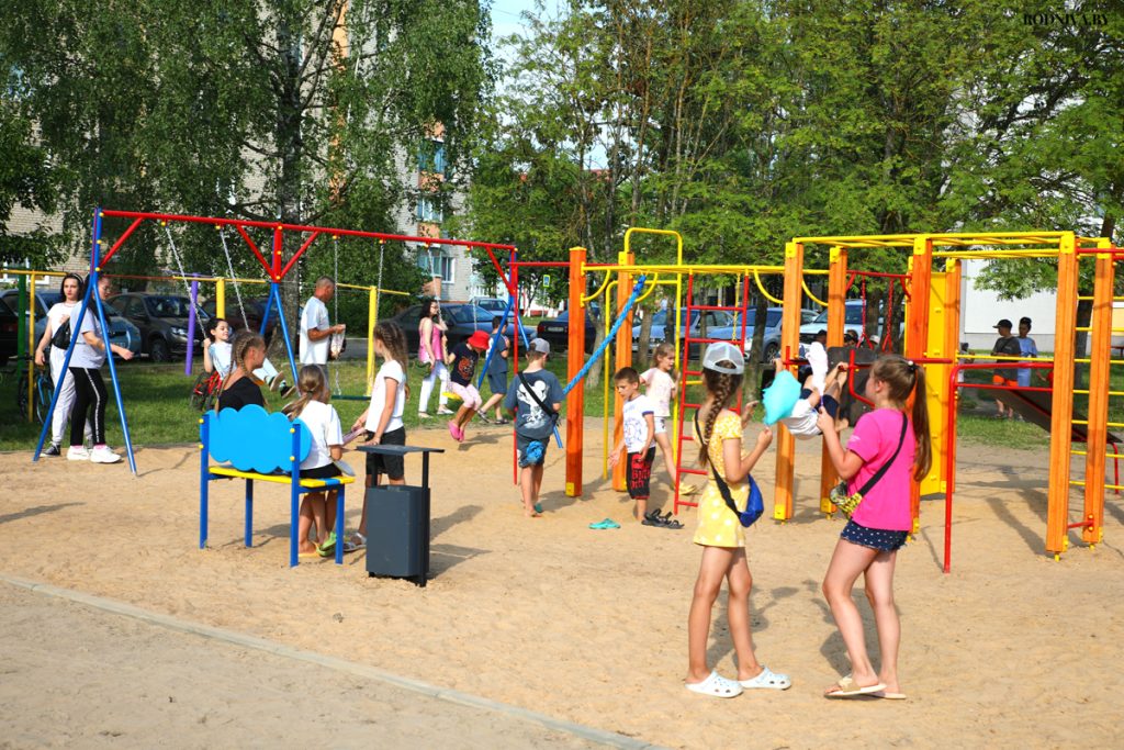 В Климовичах построили детскую игровую площадку