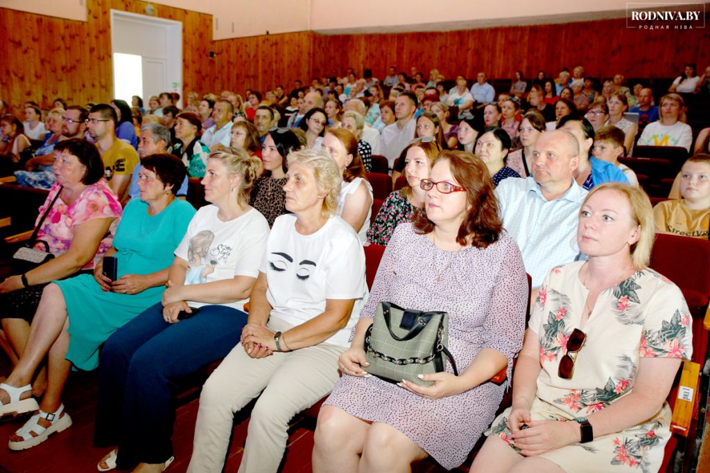 Горожане и сельчане отмечают юбилей Климовичского района