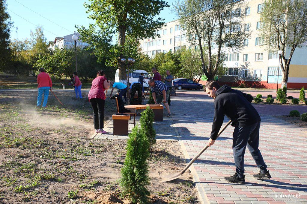 На Климовщине проходит районный субботник