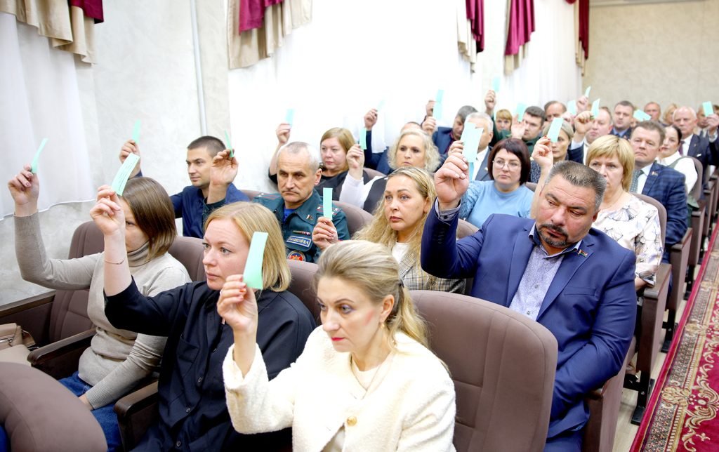 Виктор Пугач утвержден в должности председателя Климовичского райисполкома